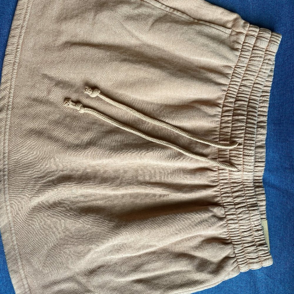 highwaist fleece skirt with draw string in front